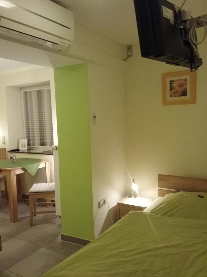 Gaestezimmer , Pension Wauri Waldenbuch Exterior photo